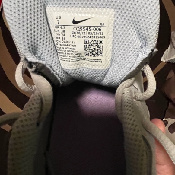 Nike Women's Gray and Lavender Athletic Shoes - Picture 6 of 6